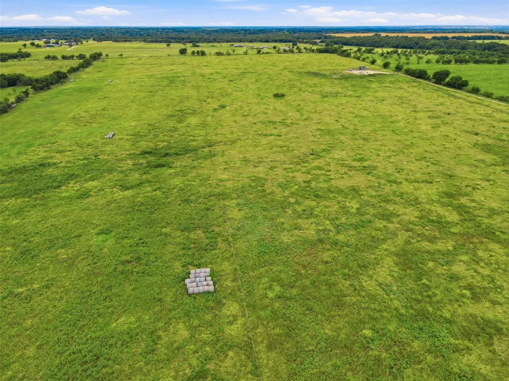 7005 CR-302 Grandview, TX 76050