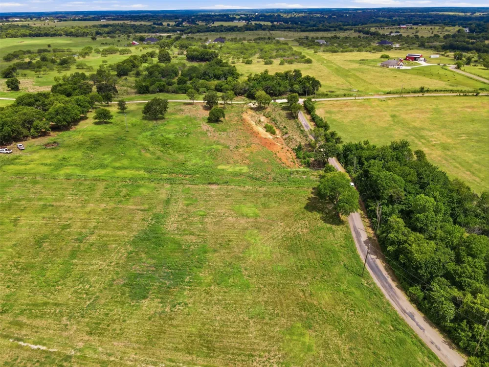 7005 CR-302 Grandview, TX 76050