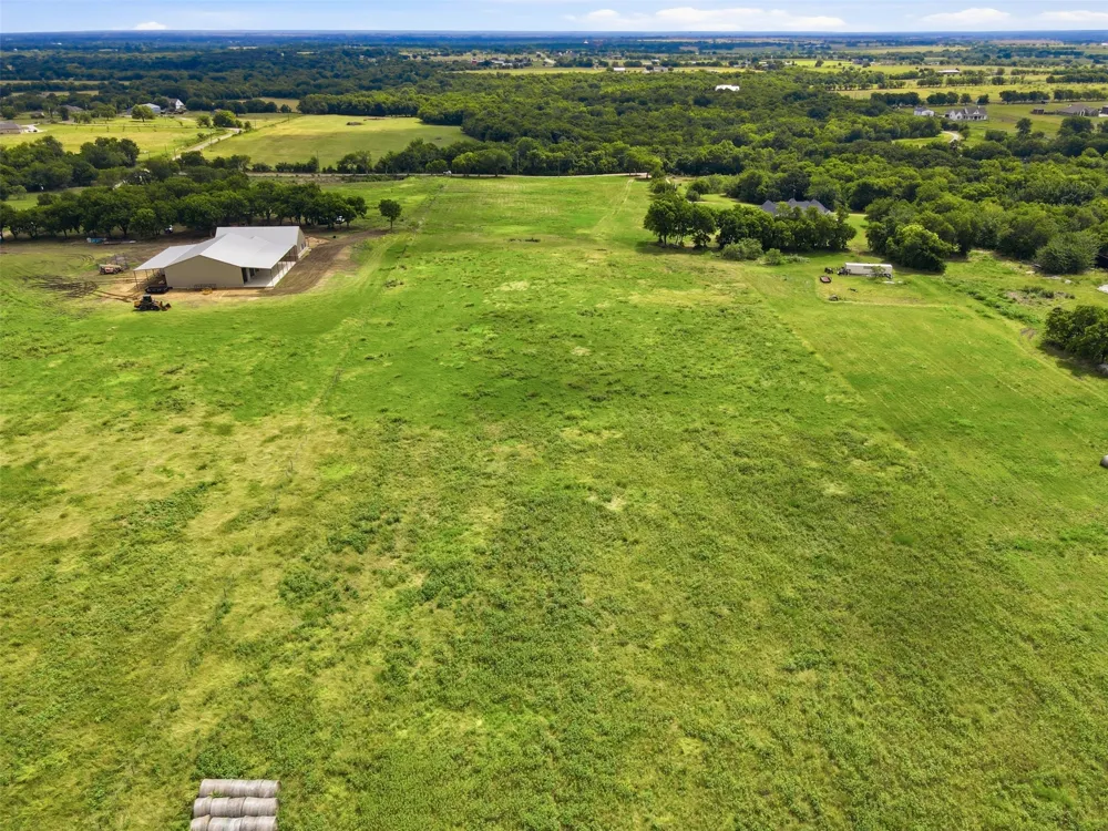 7005 CR-302 Grandview, TX 76050
