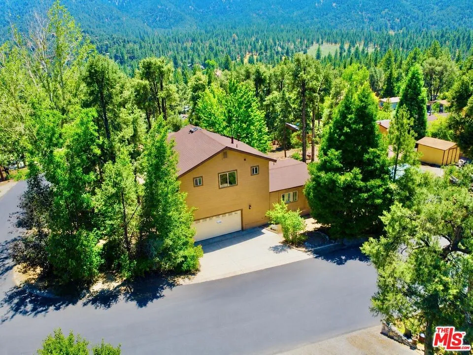 2901 Kodiak Way Pine Mountain Club, CA 93222