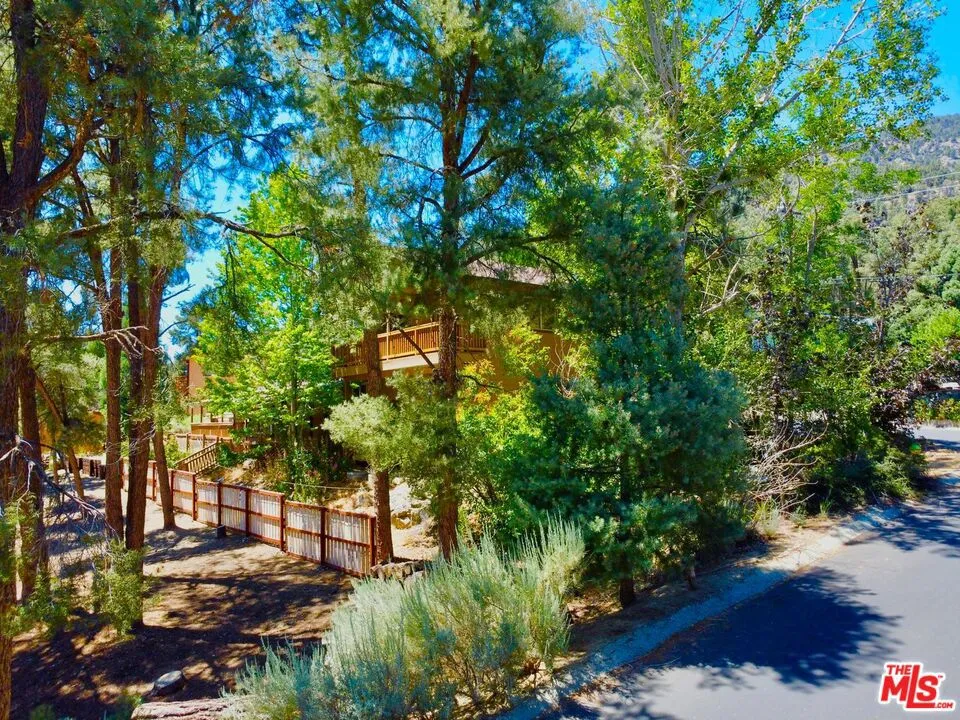 2901 Kodiak Way Pine Mountain Club, CA 93222