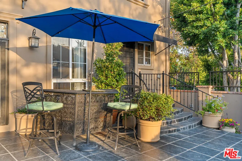 1601 Ard Eevin Avenue Glendale, CA 91202