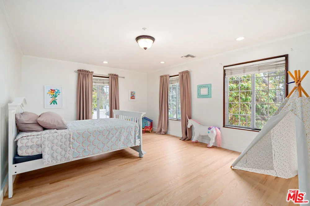 1601 Ard Eevin Avenue Glendale, CA 91202