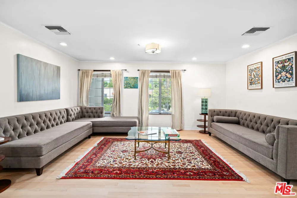 1601 Ard Eevin Avenue Glendale, CA 91202