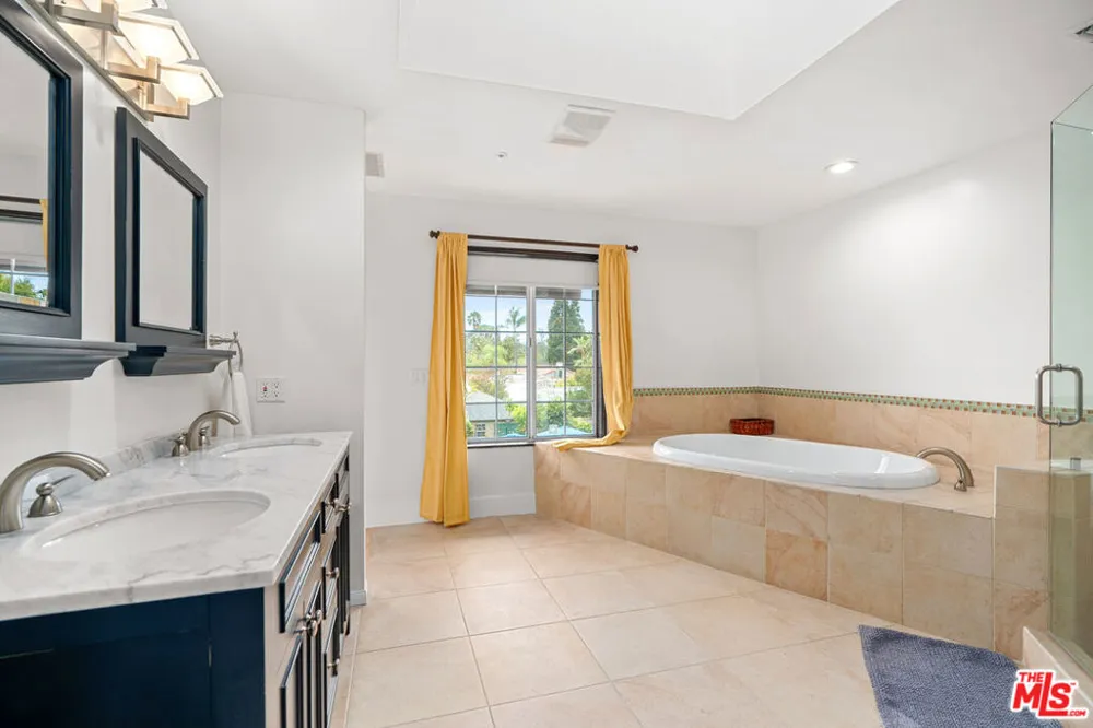 1601 Ard Eevin Avenue Glendale, CA 91202