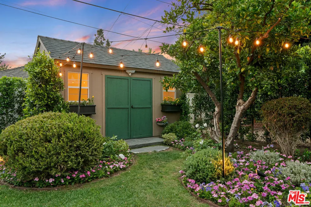 1601 Ard Eevin Avenue Glendale, CA 91202