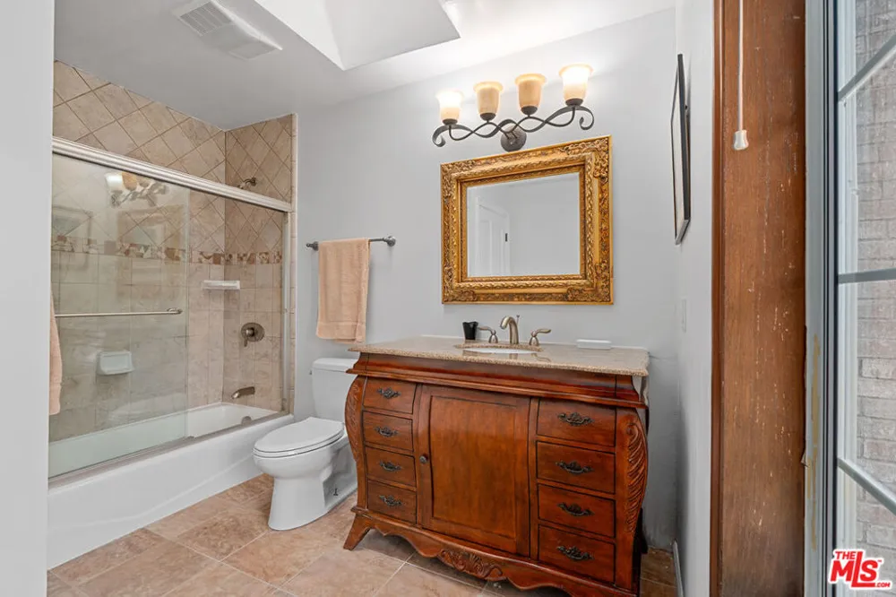 1601 Ard Eevin Avenue Glendale, CA 91202