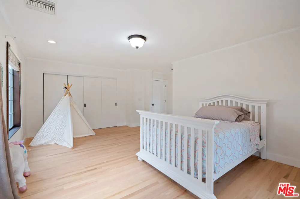1601 Ard Eevin Avenue Glendale, CA 91202
