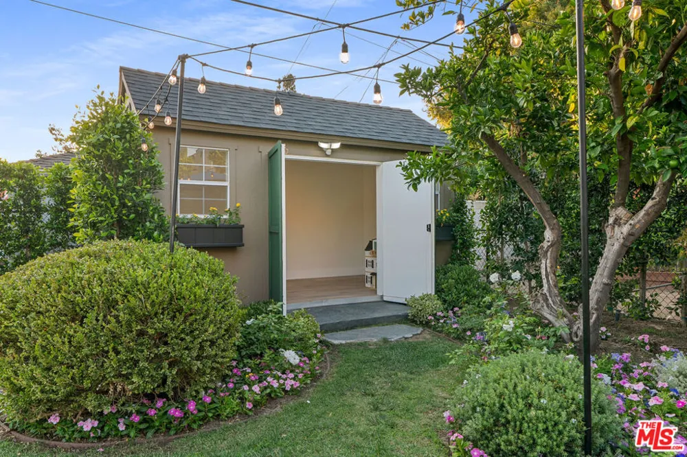 1601 Ard Eevin Avenue Glendale, CA 91202