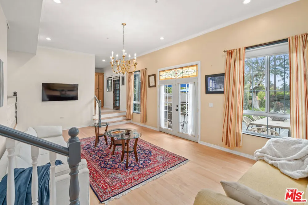 1601 Ard Eevin Avenue Glendale, CA 91202