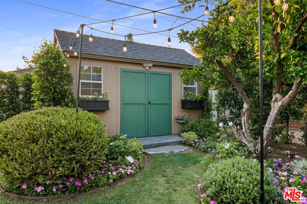 1601 Ard Eevin Avenue Glendale, CA 91202