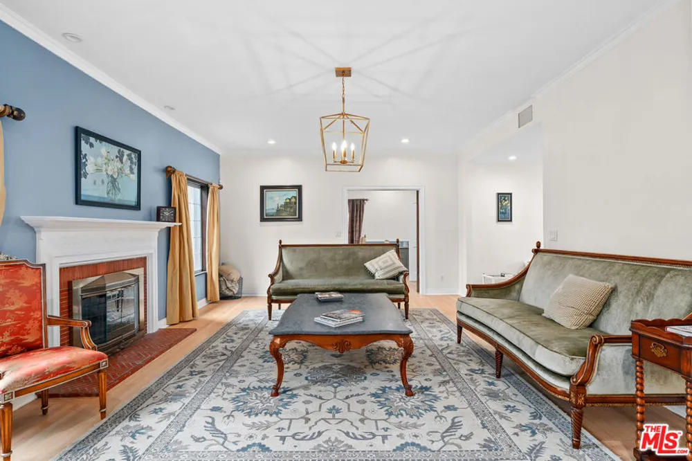 1601 Ard Eevin Avenue Glendale, CA 91202