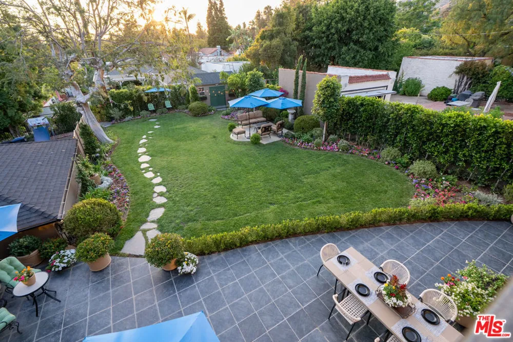 1601 Ard Eevin Avenue Glendale, CA 91202