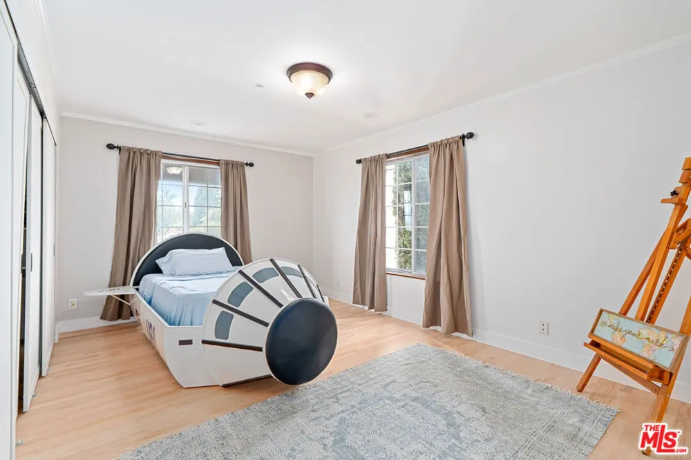 1601 Ard Eevin Avenue Glendale, CA 91202