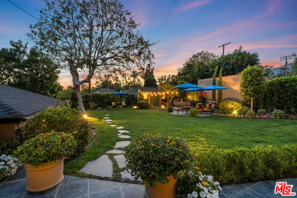 1601 Ard Eevin Avenue Glendale, CA 91202