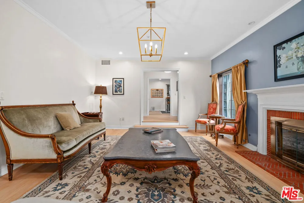 1601 Ard Eevin Avenue Glendale, CA 91202