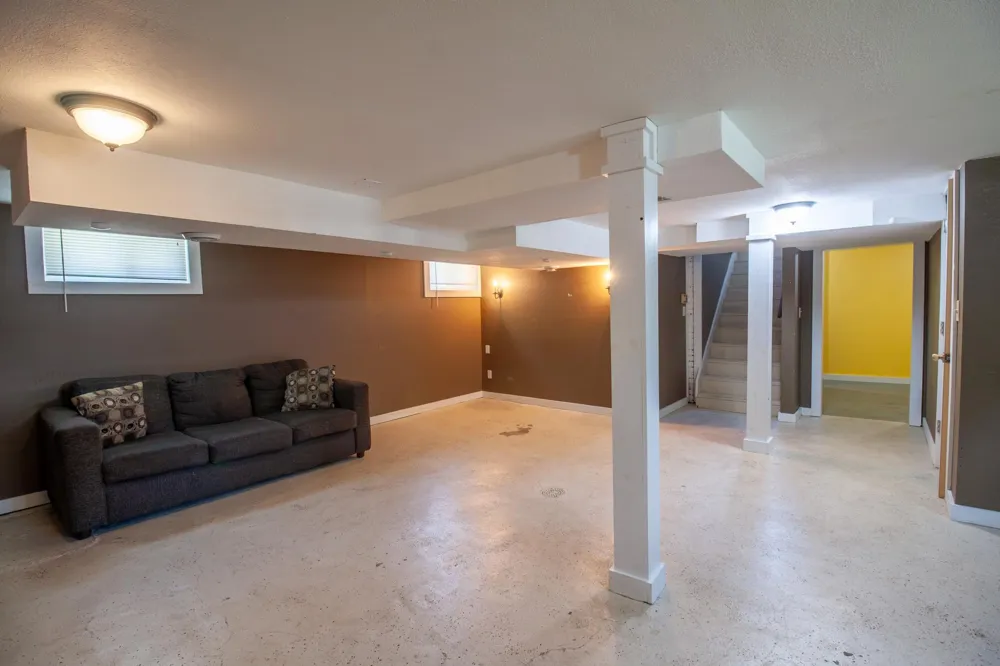 102 W Beech Avenue W Fergus Falls, MN 56537