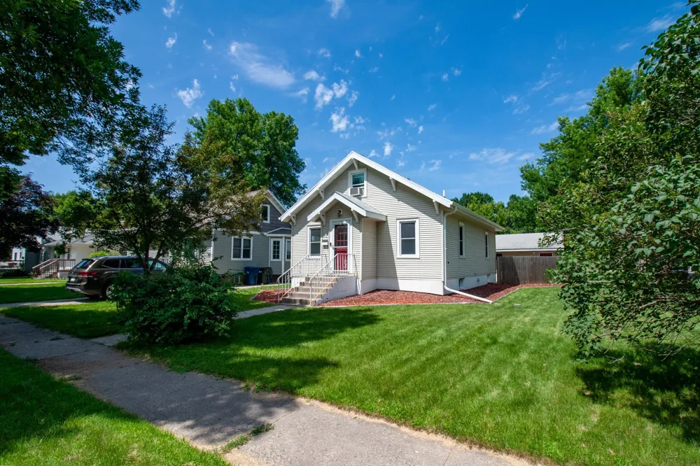 102 W Beech Avenue W Fergus Falls, MN 56537