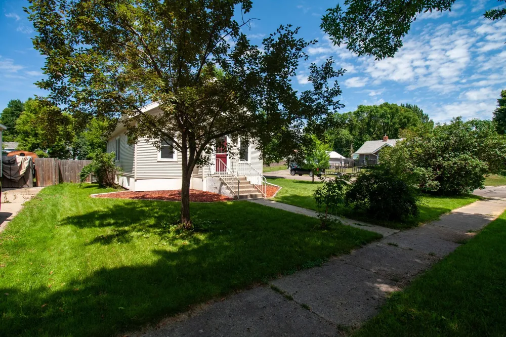 102 W Beech Avenue W Fergus Falls, MN 56537