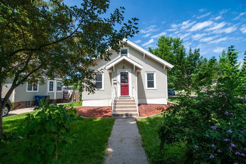 102 W Beech Avenue W Fergus Falls, MN 56537