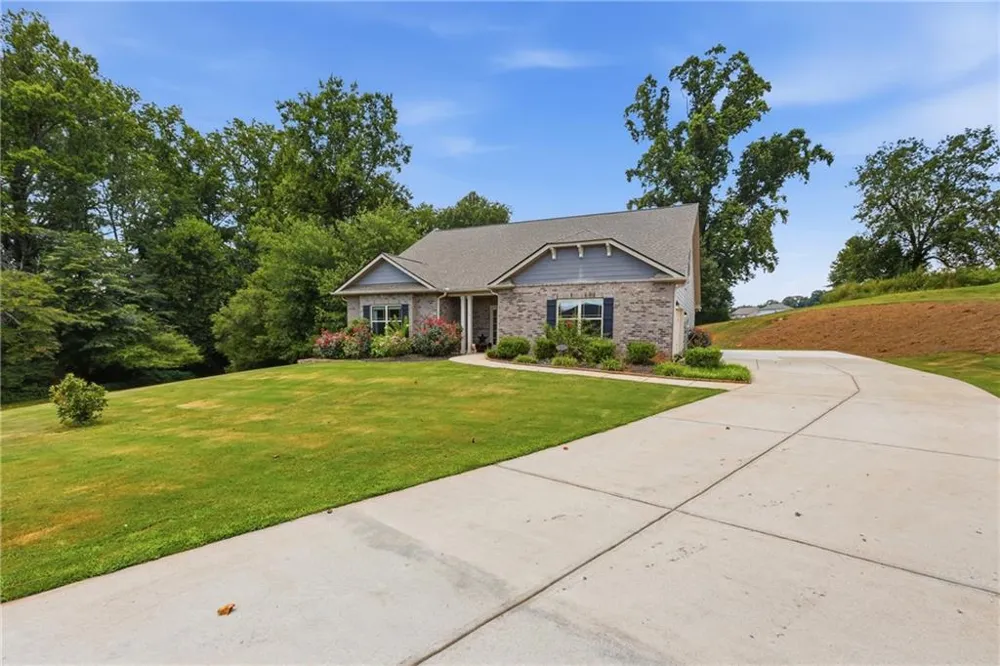 5911 Wauka Valley Pass Clermont, GA 30527