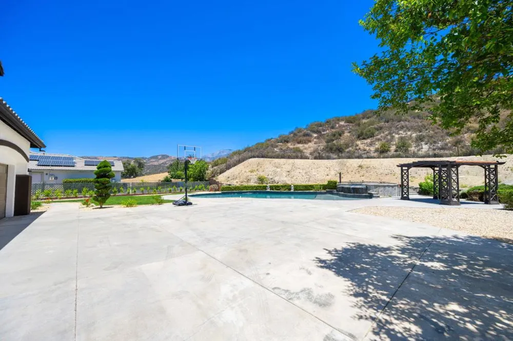 13435 Canyon Crest Road Yucaipa, CA 92399
