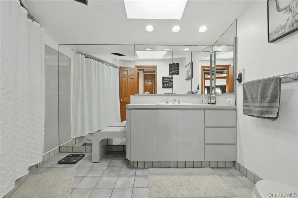 62 Linden Boulevard Hicksville, NY 11801