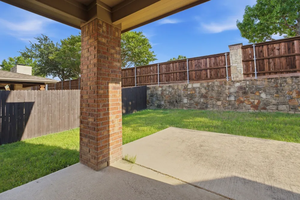 3052 Seabrook Drive Little Elm, TX 75068