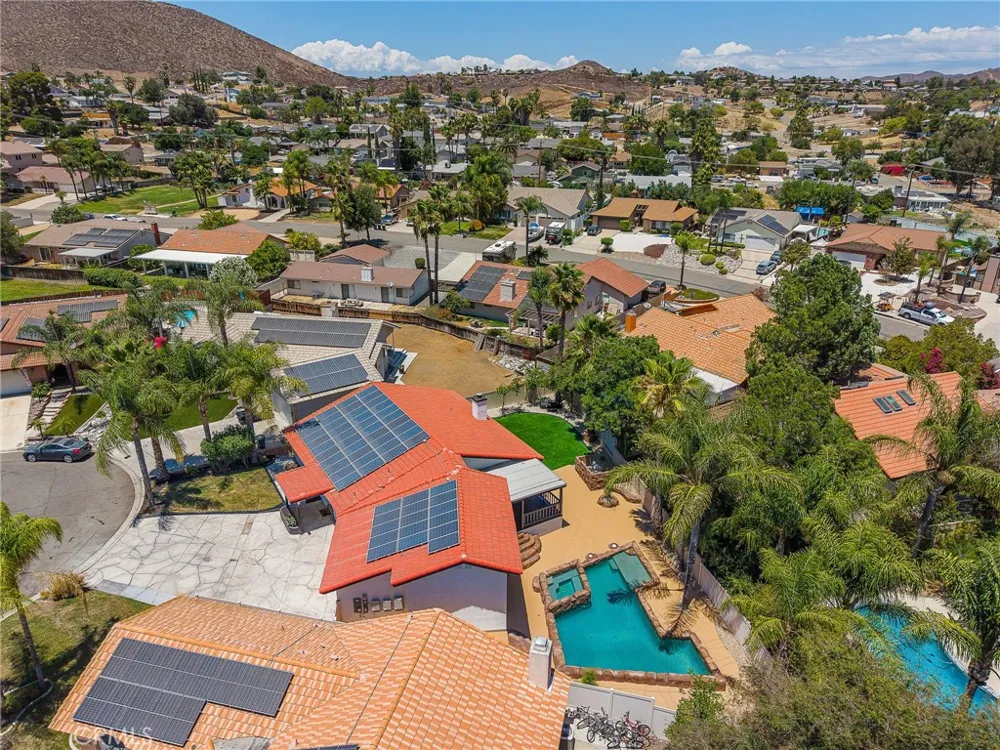 23584 Brook Canyon Lake, CA 92587
