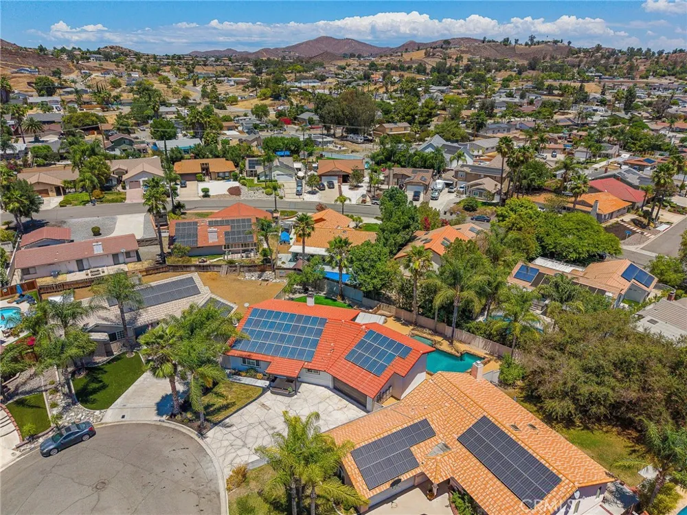 23584 Brook Canyon Lake, CA 92587
