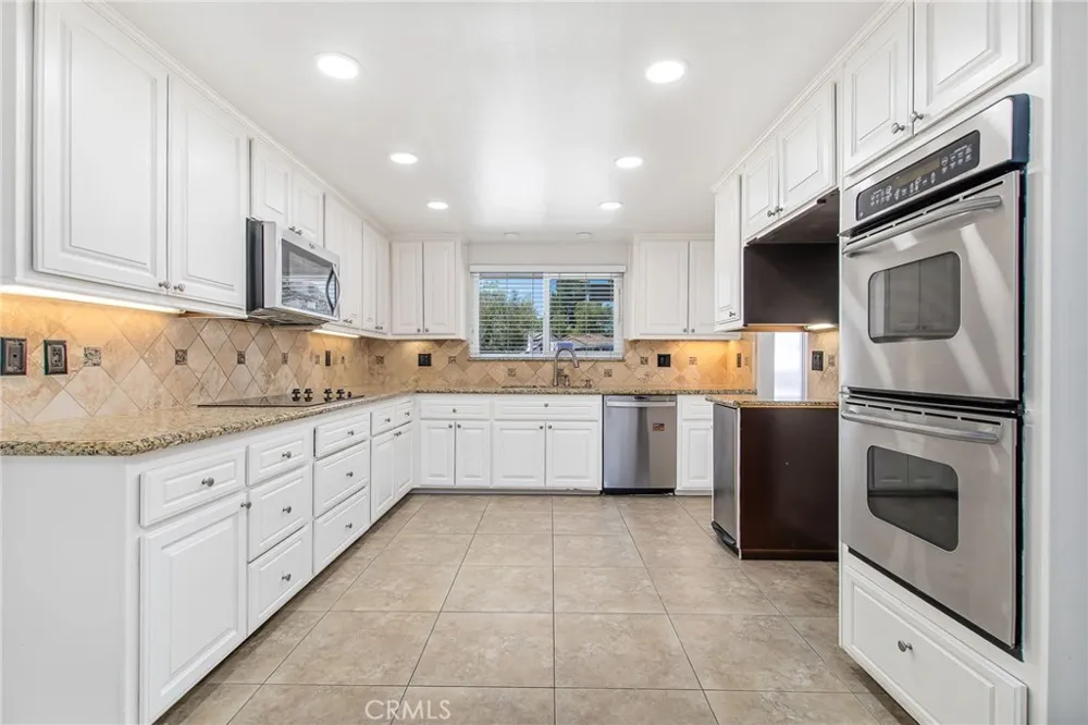 23584 Brook Canyon Lake, CA 92587