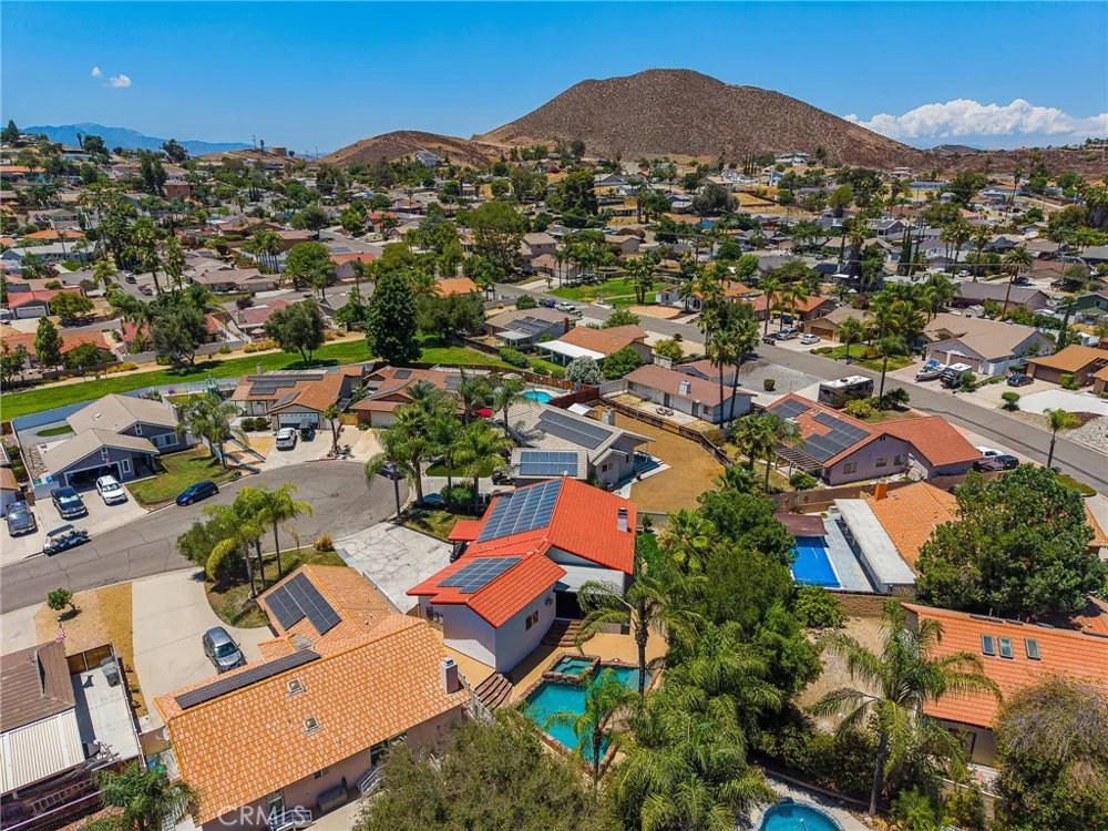23584 Brook Canyon Lake, CA 92587