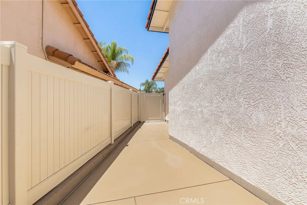 23584 Brook Canyon Lake, CA 92587