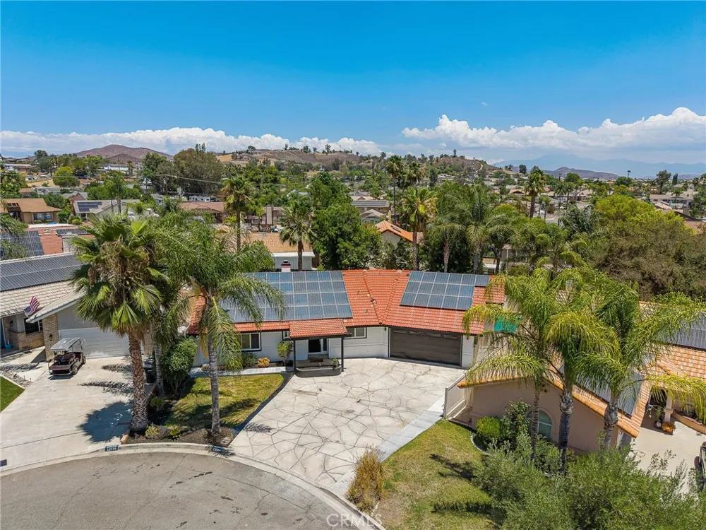23584 Brook Canyon Lake, CA 92587