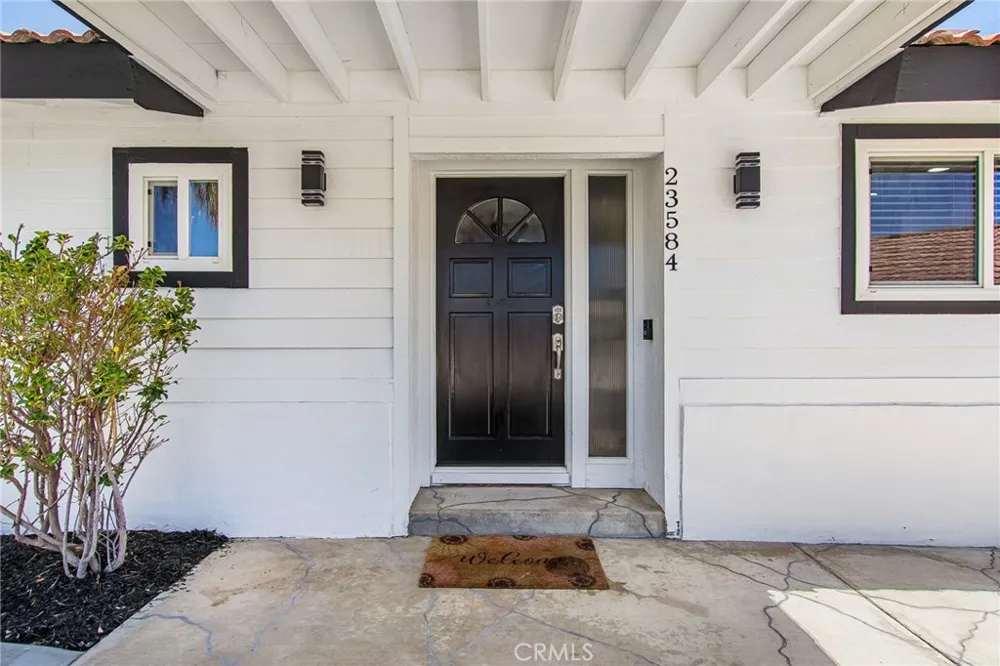 23584 Brook Canyon Lake, CA 92587