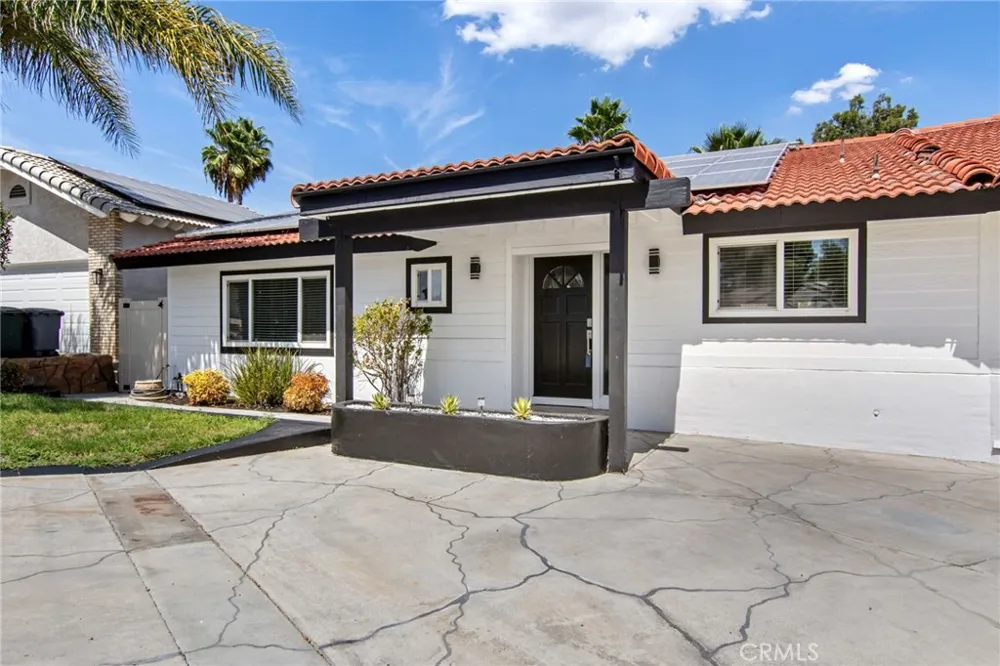23584 Brook Canyon Lake, CA 92587