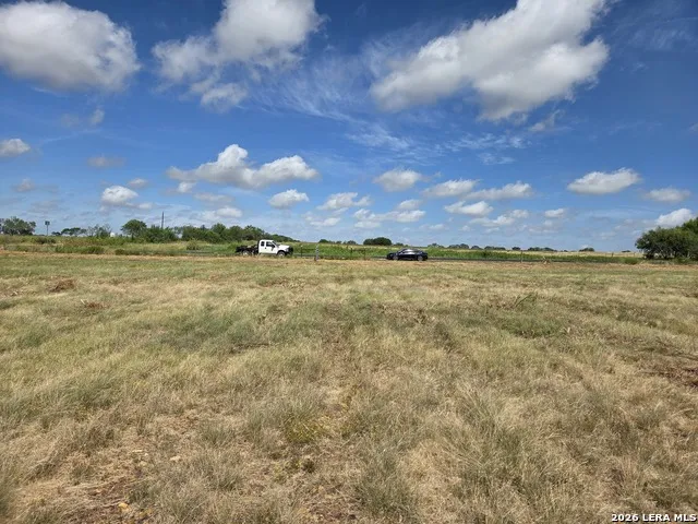 1016 S Abbot Rd St Hedwig, TX 78152