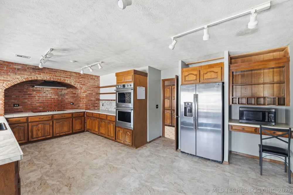 4000 Lakeview Drive Bartlesville, OK 74006