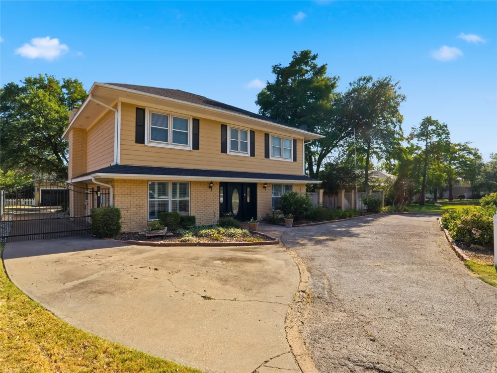 3410 Country Club Road Pantego, TX 76013