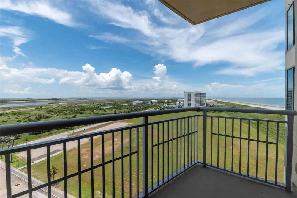 801 E Beach Drive #BC0800 Galveston, TX 77550