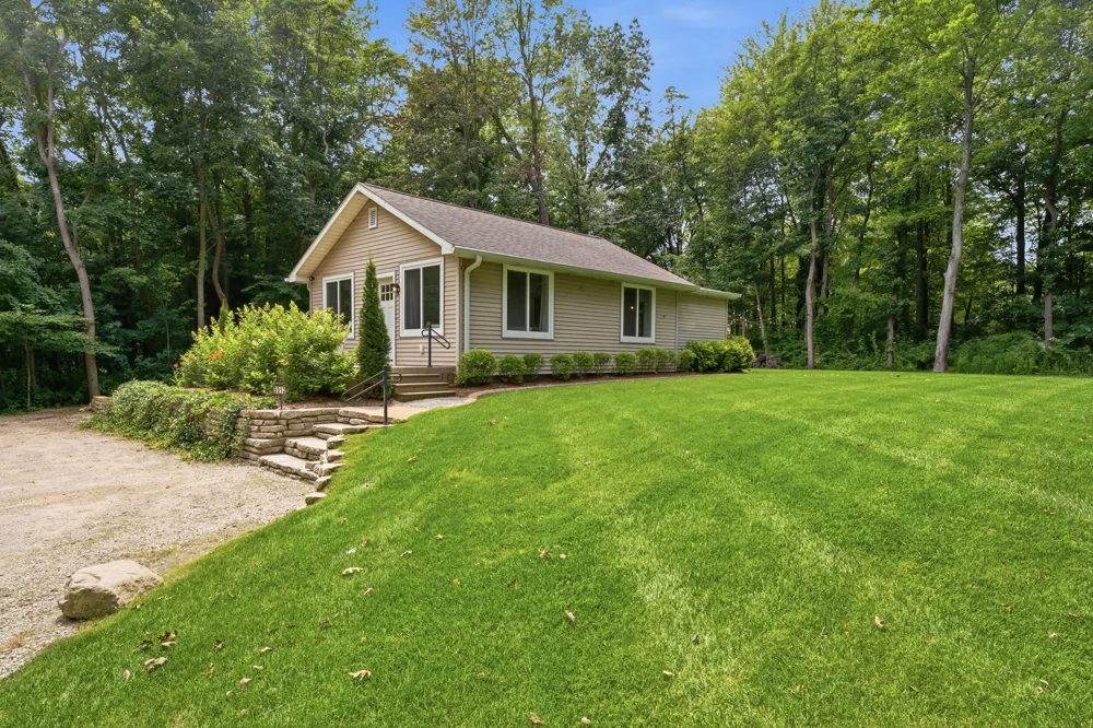 5912 Madison Street Coloma, MI 49038