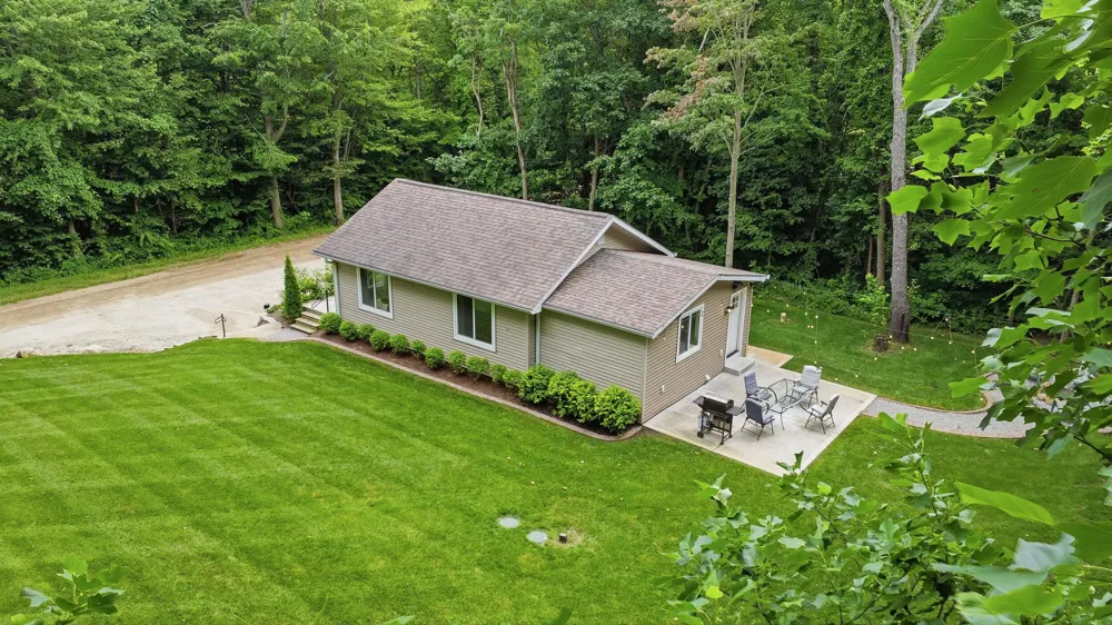 5912 Madison Street Coloma, MI 49038