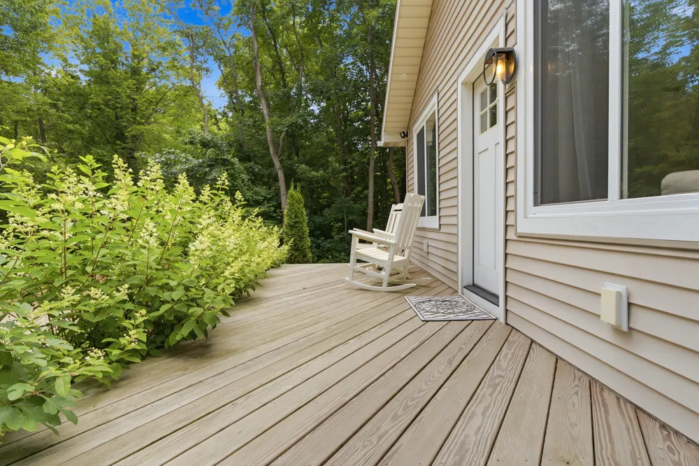5912 Madison Street Coloma, MI 49038