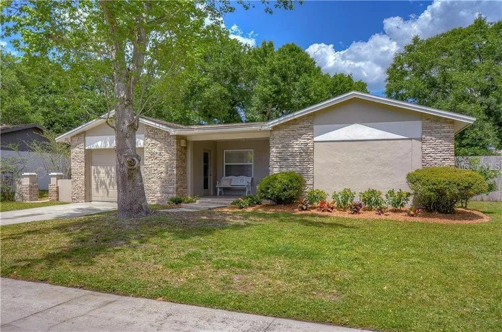5121 ELLENDALE AVENUE Tampa, FL 33625