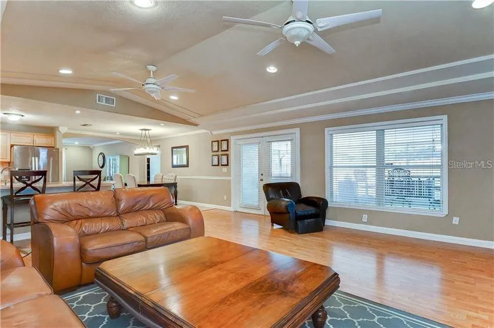 5121 ELLENDALE AVENUE Tampa, FL 33625