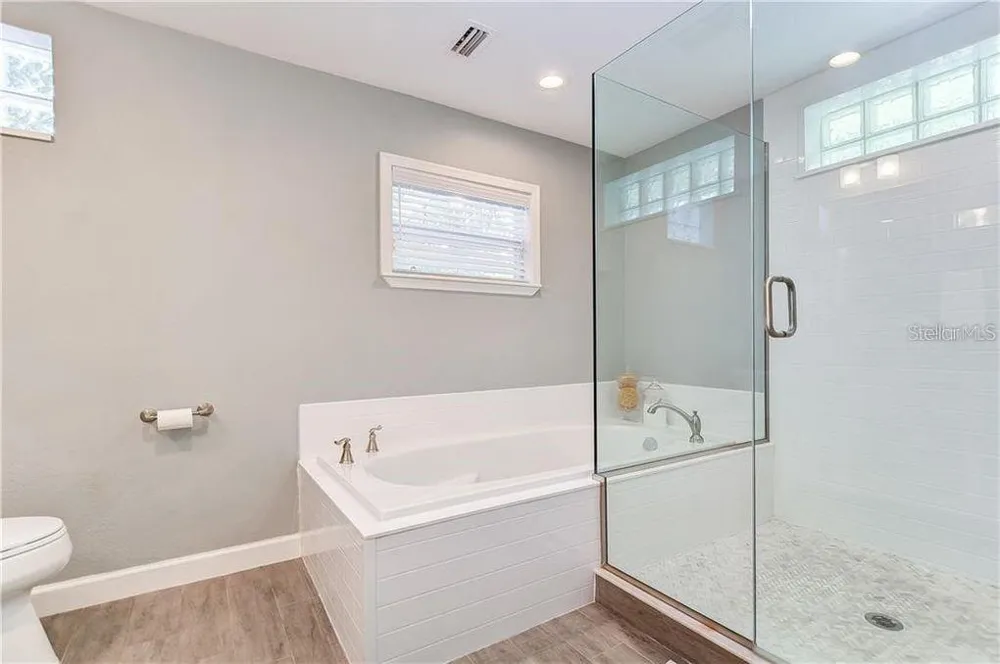5121 ELLENDALE AVENUE Tampa, FL 33625