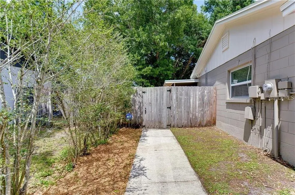 5121 ELLENDALE AVENUE Tampa, FL 33625