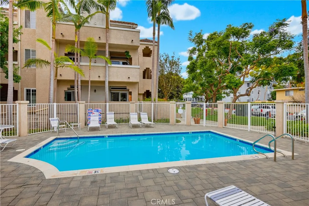 4581 Warner #302 Huntington Beach, CA 92649