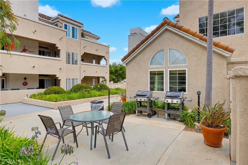 4581 Warner #302 Huntington Beach, CA 92649