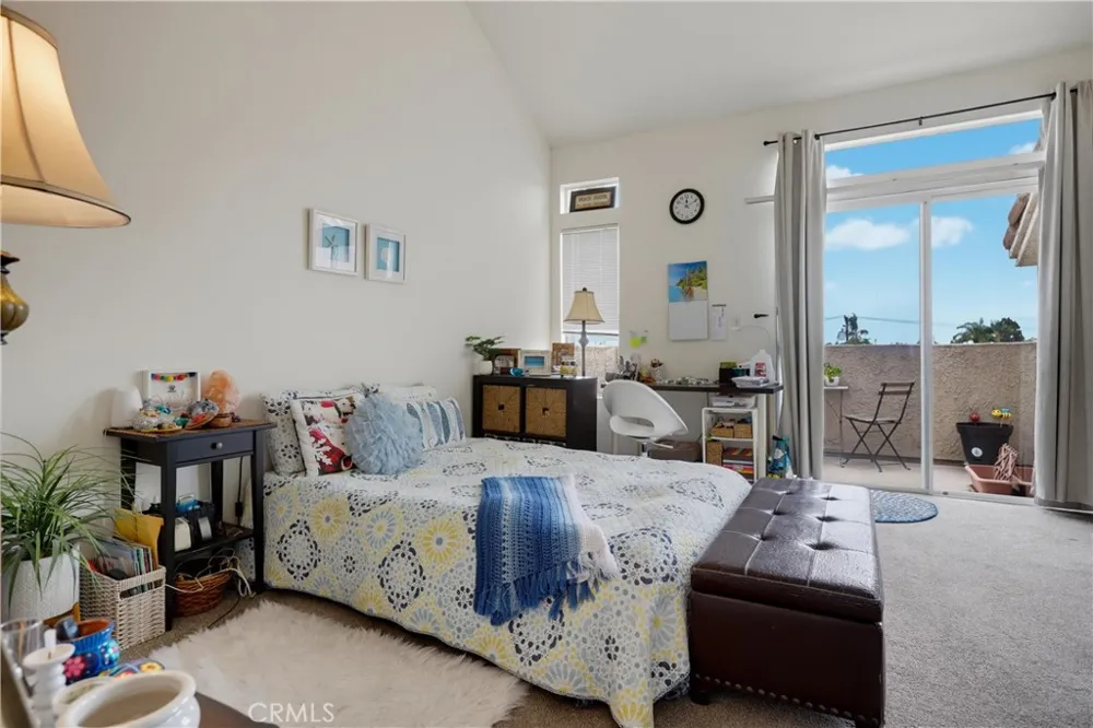 4581 Warner #302 Huntington Beach, CA 92649